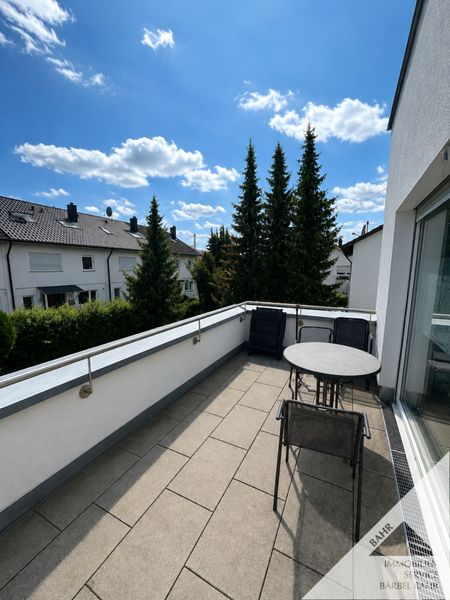 Großzügige 4-Zimmer-Wohnung mit Balkon & Wohlfühlcharakter!